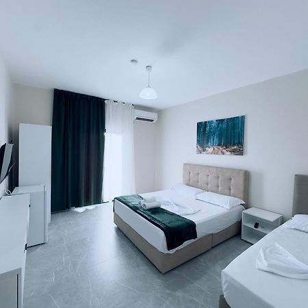 Molla Hotel Restorant Shëngjin Buitenkant foto