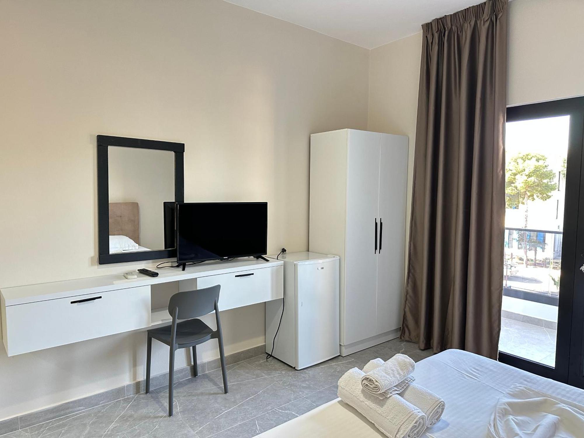 Molla Hotel Restorant Shëngjin Buitenkant foto