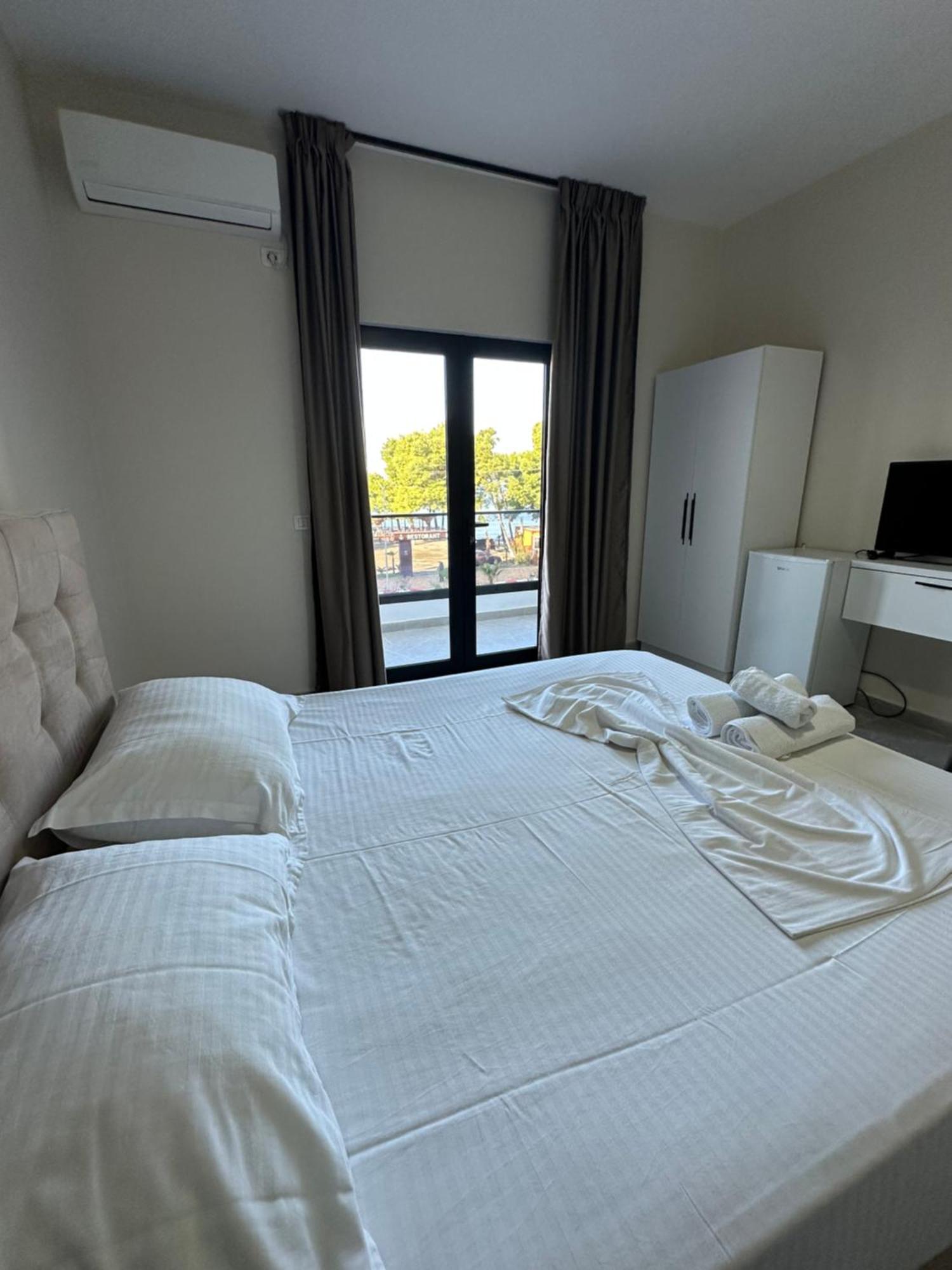 Molla Hotel Restorant Shëngjin Buitenkant foto