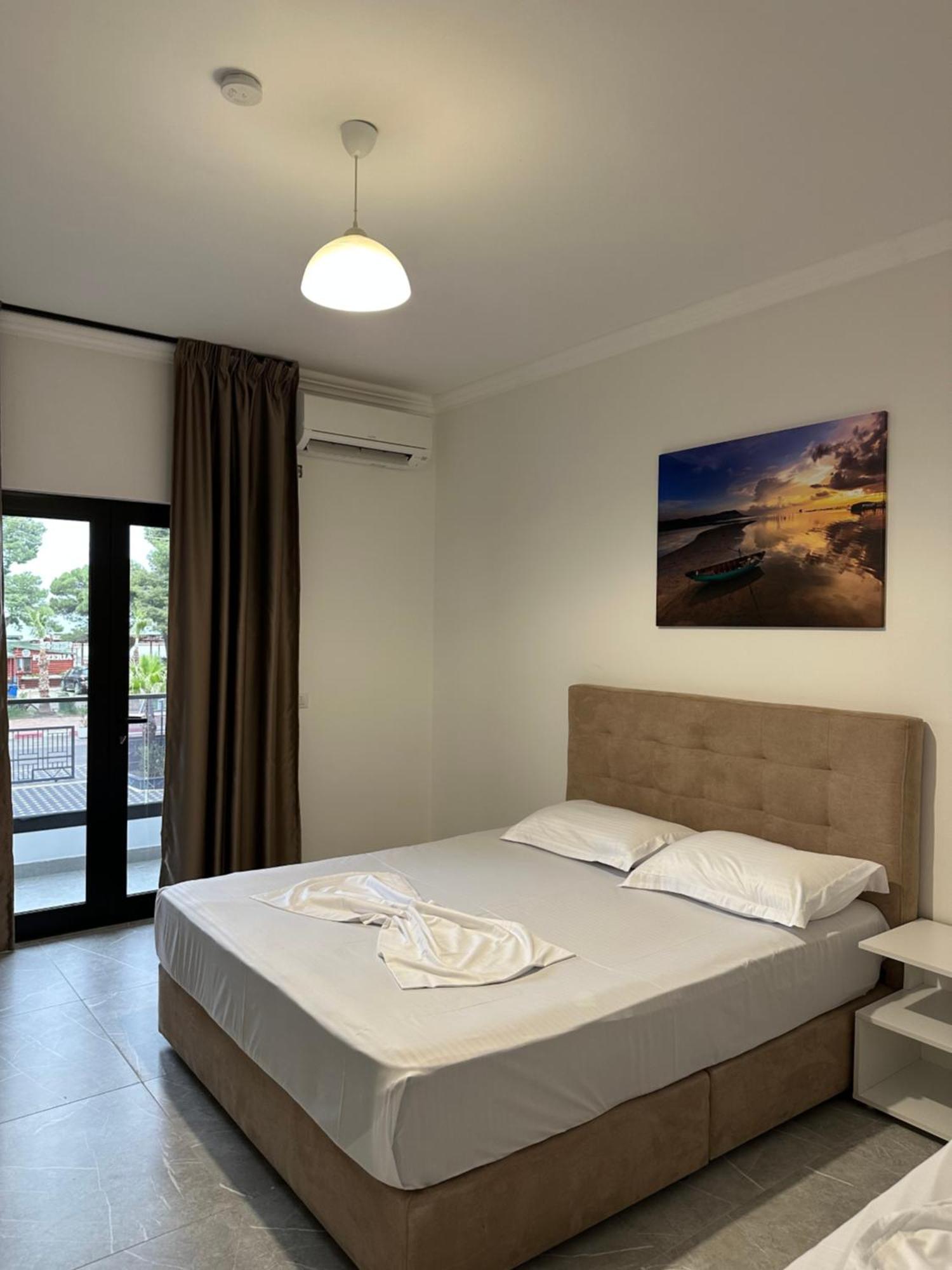 Molla Hotel Restorant Shëngjin Buitenkant foto