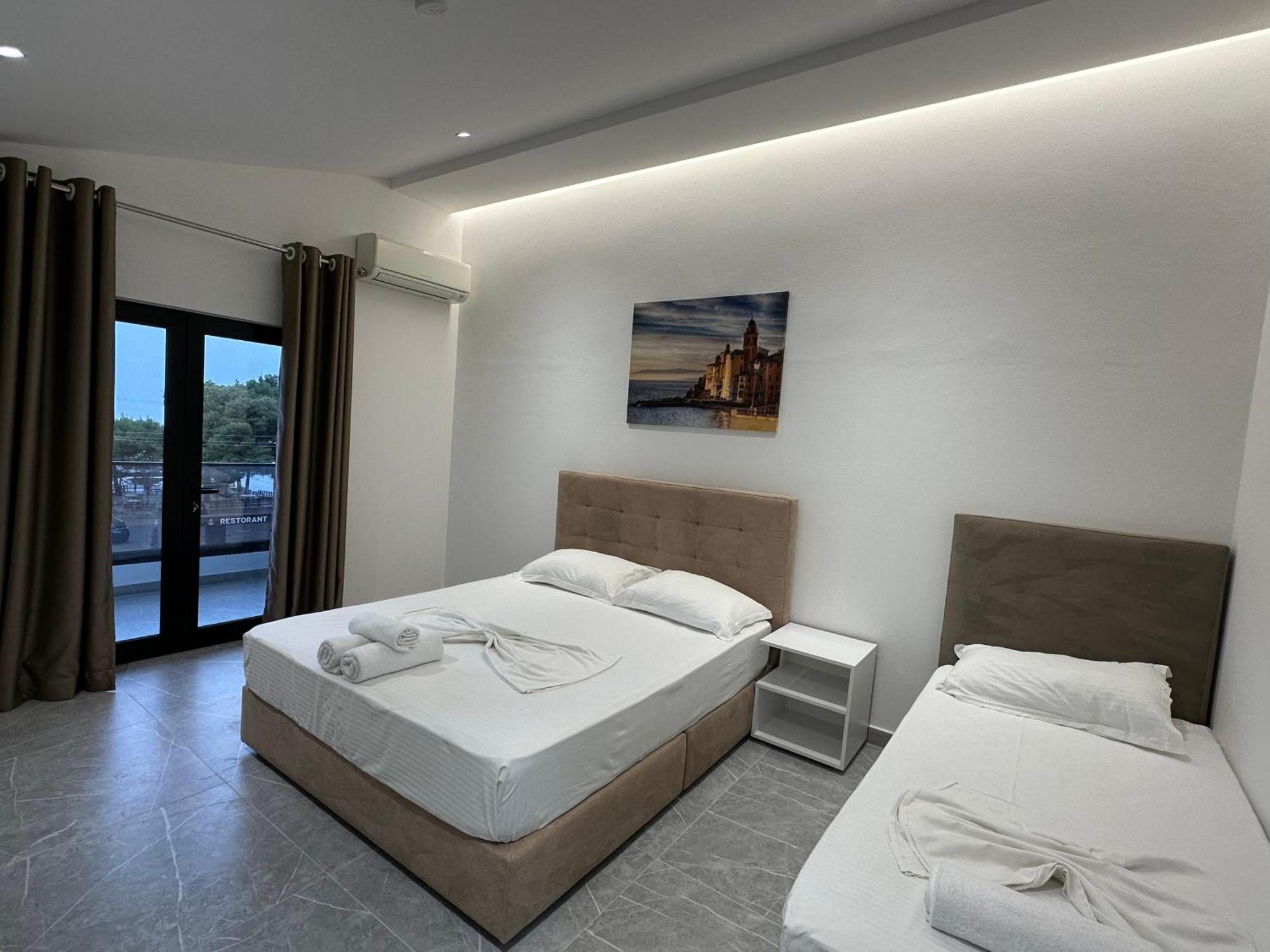 Molla Hotel Restorant Shëngjin Buitenkant foto