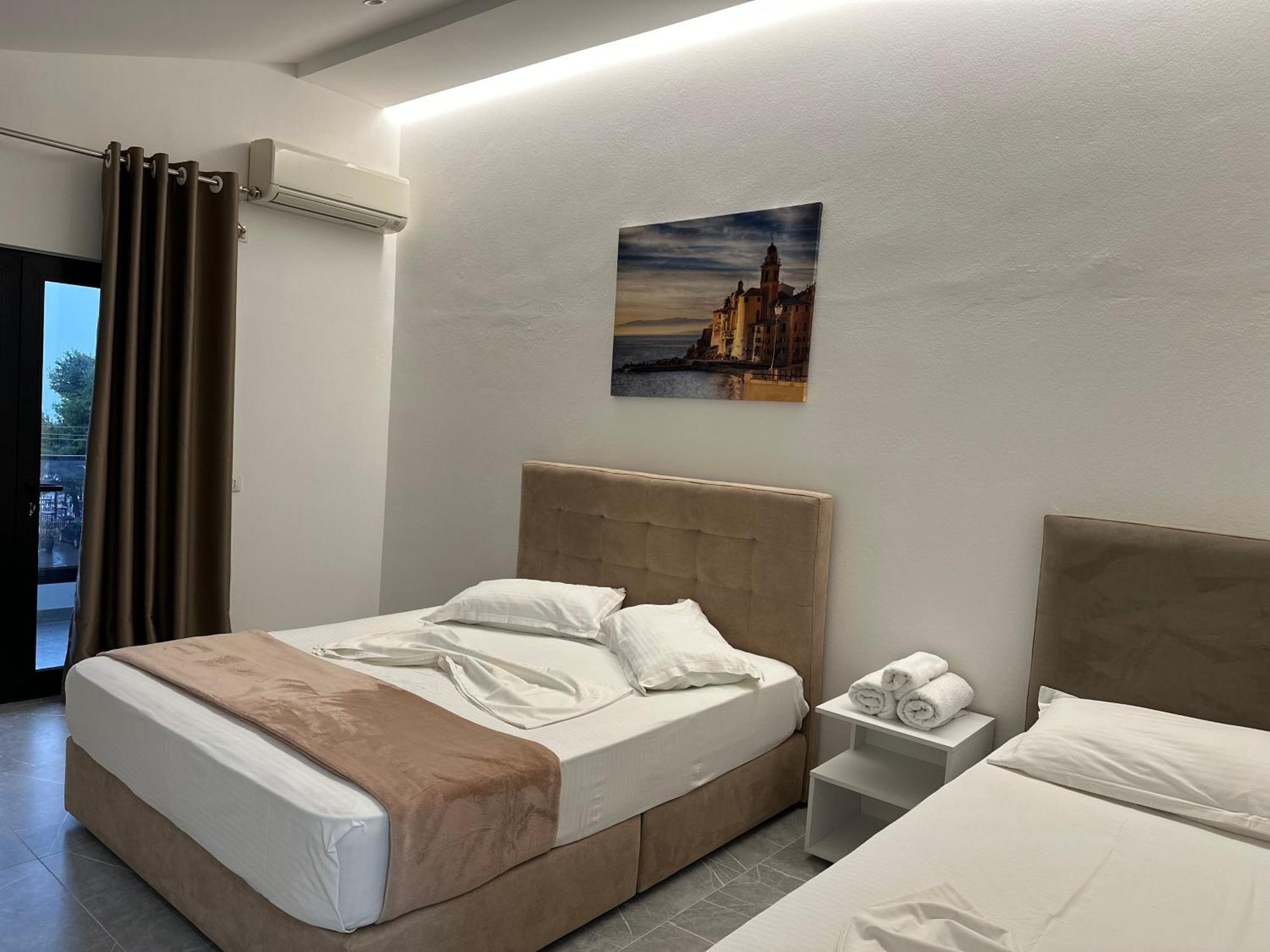 Molla Hotel Restorant Shëngjin Buitenkant foto