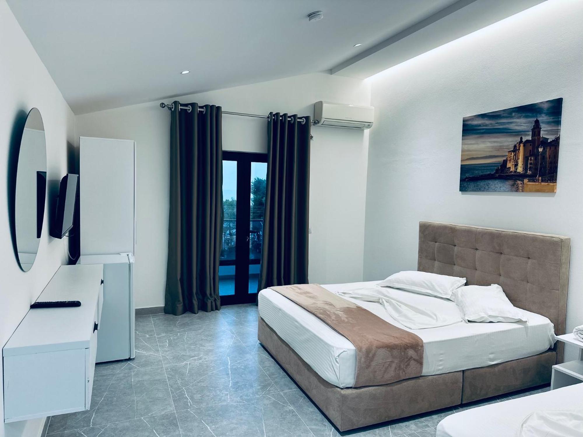 Molla Hotel Restorant Shëngjin Buitenkant foto
