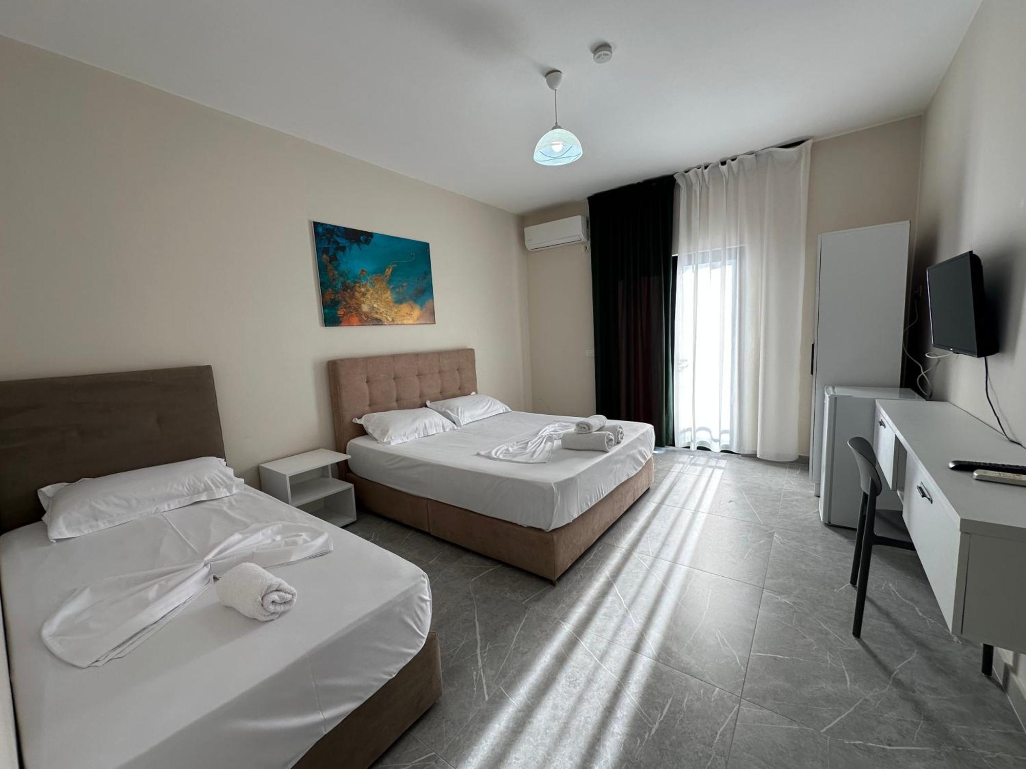 Molla Hotel Restorant Shëngjin Buitenkant foto