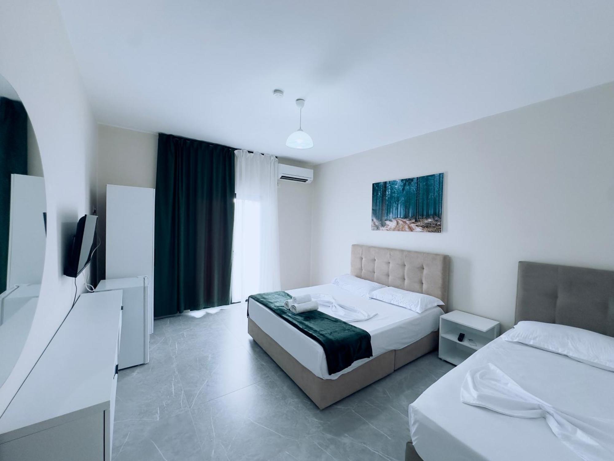 Molla Hotel Restorant Shëngjin Buitenkant foto