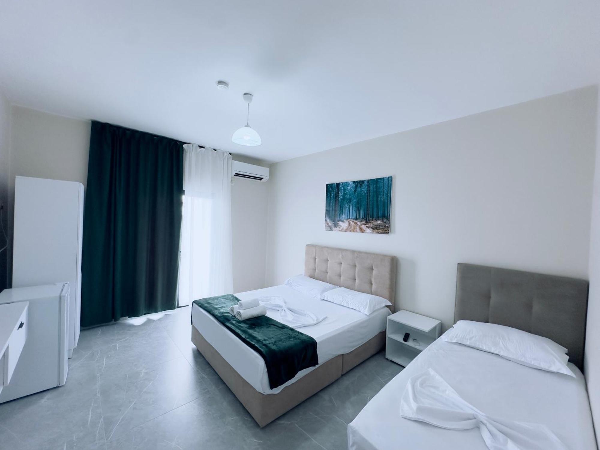 Molla Hotel Restorant Shëngjin Buitenkant foto